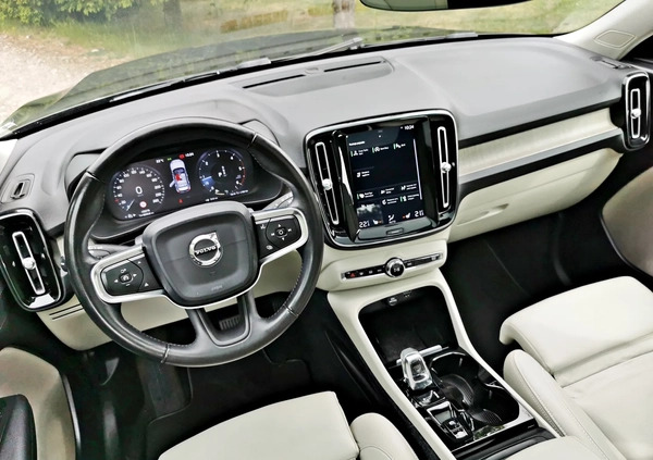 Volvo XC 40 cena 116800 przebieg: 122000, rok produkcji 2019 z Świdnica małe 742